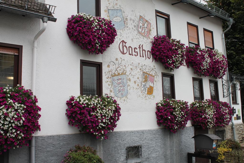 Landgasthof Hotel Zur Linde Im Taunus Gemünden Buitenkant foto